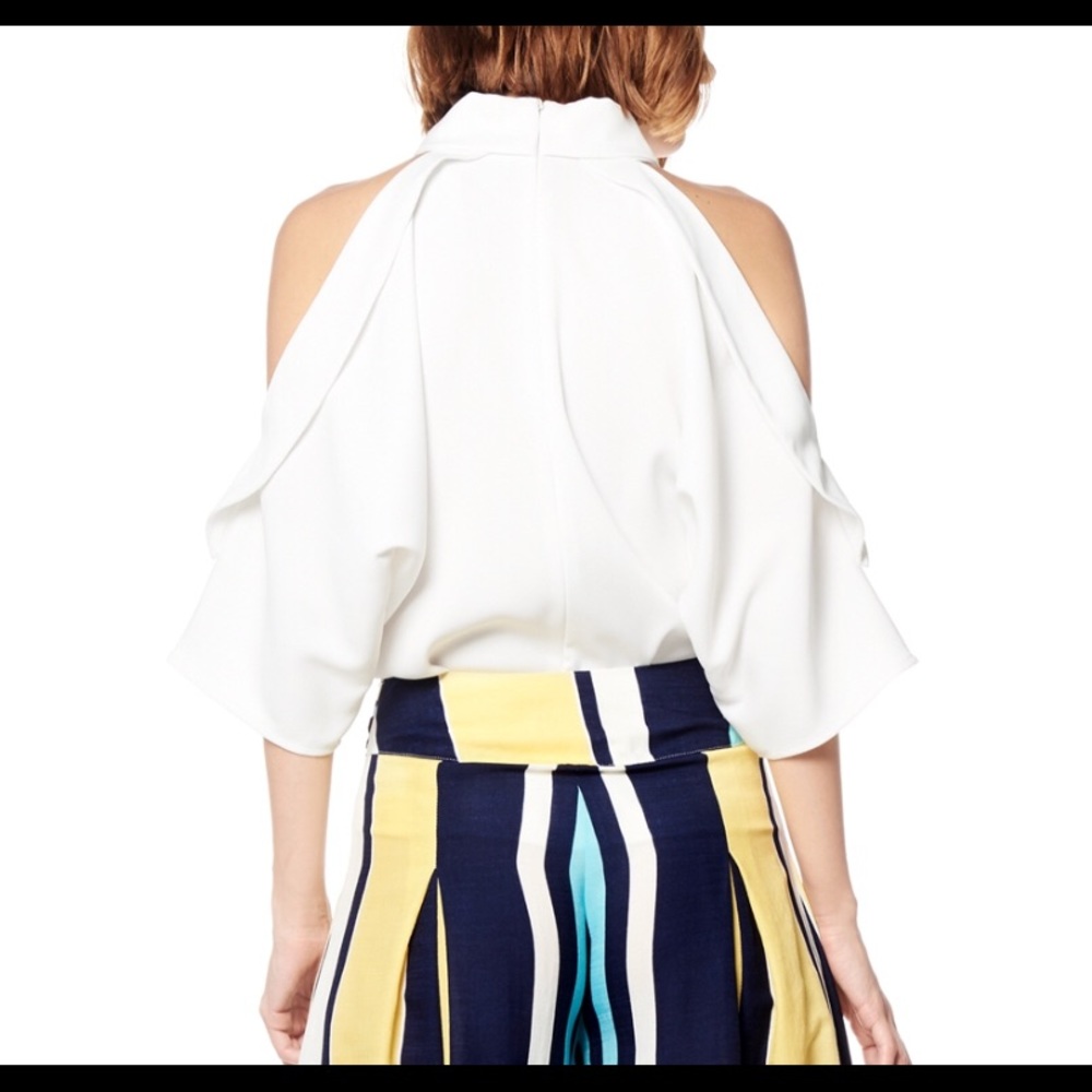 Open sleeve Top - Picture 2 of 2
